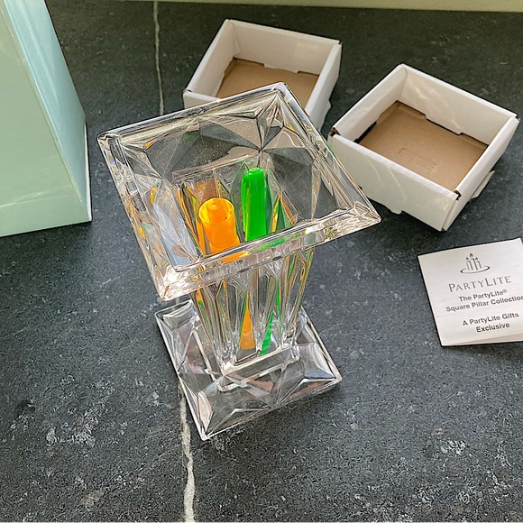 PartyLite - Crystal Quad Prism Pedestal Candleholder or Vase with Original box - Picture 7 of 10
